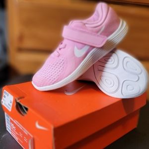 Nike Revolution 4 (TDV) - Girls Size 10